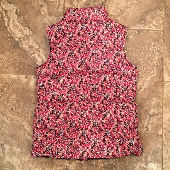 Lands’ End girls size Medium floral puffer vest - Picture 2 of 3